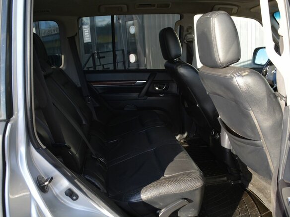 2007 Mitsubishi Pajero IV, чёрный, 1199888 рублей - вид 12