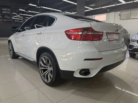 2009 BMW X6 35i 6-speed I (E71), белый, 1550000 рублей - вид 5