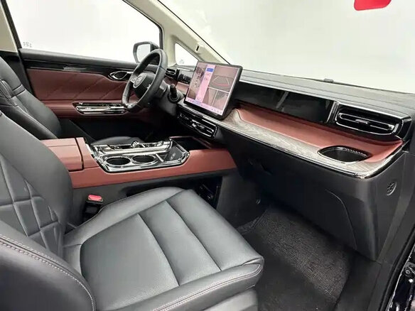 2026 GAC Trumpchi E8 I Рестайлинг, чёрный - вид 14