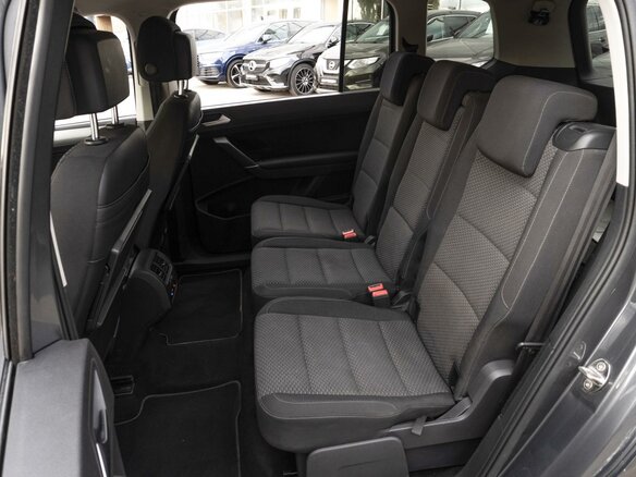 2019 Volkswagen Touran II, серый, 1819000 рублей - вид 8