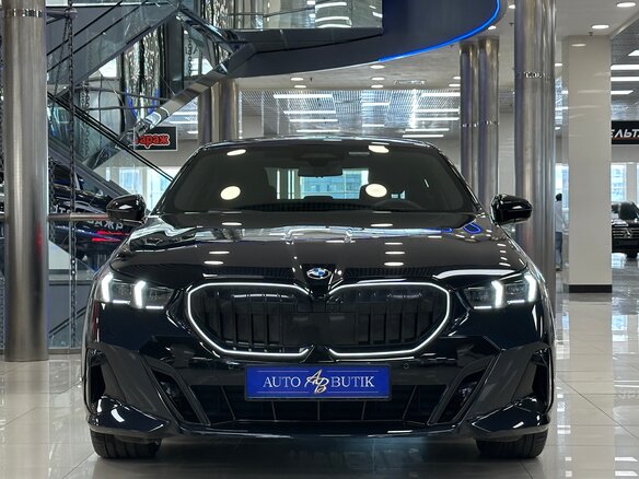 2023 BMW 5 серии 520d xDrive VIII (G60/G61/G68), синий, 6999000 рублей - вид 6