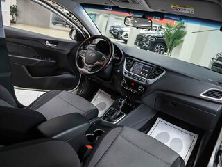 2017 Hyundai Solaris II, серебристый, 1250000 рублей, вид 5