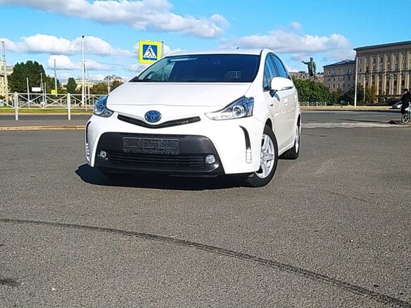 2019 Toyota Prius v (+) I Рестайлинг (ZVW40/41), белый, 2490000 рублей - вид 13