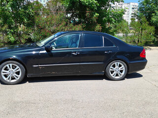 2002 Mercedes-Benz E-Класс 320 III (W211, S211), чёрный, 590000 рублей, вид 4