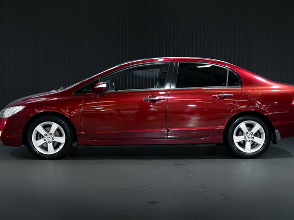 2006 Honda Civic VIII, красный - вид 3