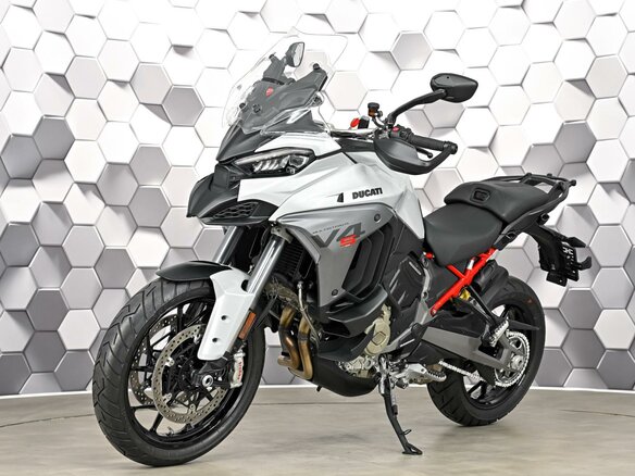 2025 Ducati Multistrada V4, белый, 2829000 рублей - вид 1