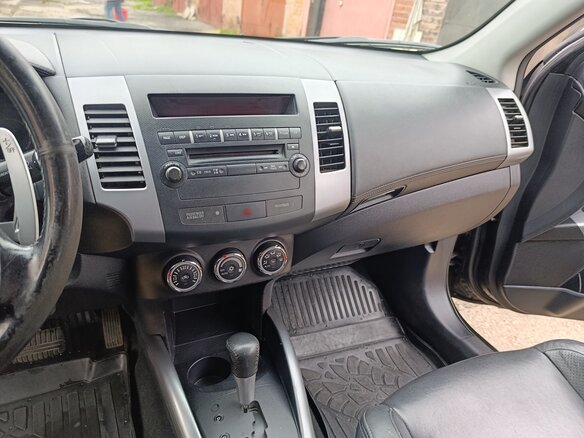 2010 Mitsubishi Outlander II Рестайлинг, чёрный - вид 8