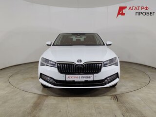 2019 Skoda Superb III Рестайлинг, белый, 2650000 рублей, вид 2