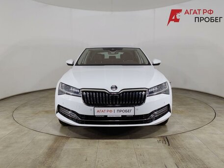 2019 Skoda Superb III Рестайлинг, белый, 2590000 рублей, вид 2