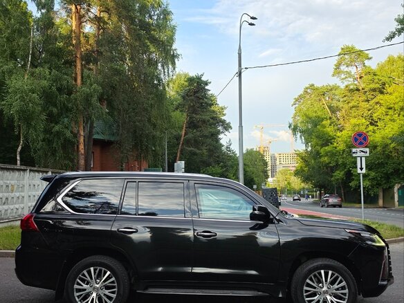 2017 Lexus LX 570 III Рестайлинг 2, чёрный, 12000000 рублей - вид 9