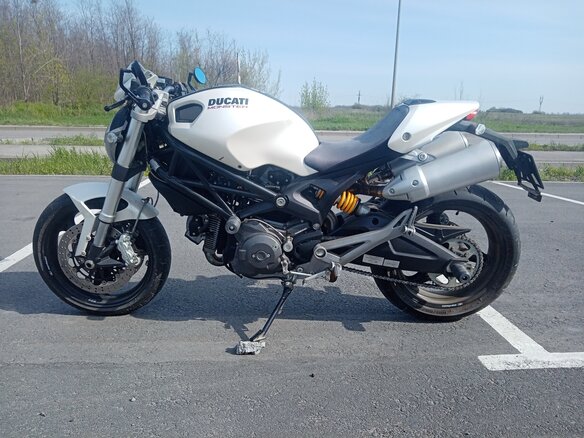 2008 Ducati Monster 696, белый, 460000 рублей