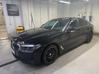 2022 BMW 5 серии 520i VII (G30/G31/G38) Рестайлинг, чёрный, 4150000 рублей, вид 1