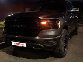 2019 Ram 1500 Quad Cab V, серый, 5800000 рублей, вид 2