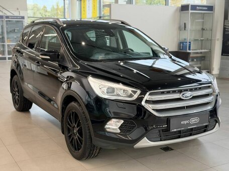 2017 Ford Kuga II Рестайлинг, чёрный, 1224000 рублей, вид 1