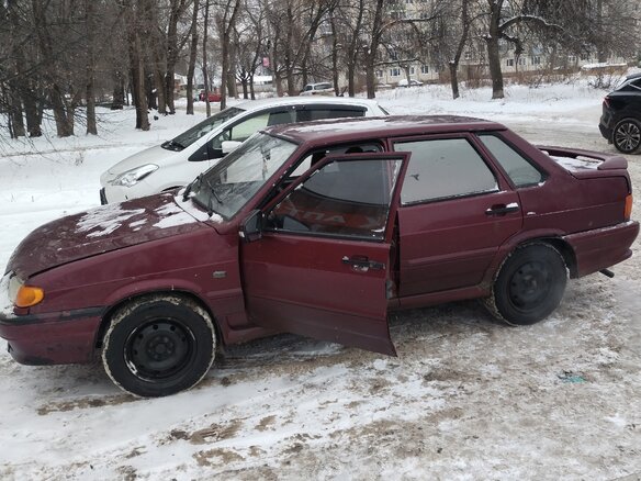2004 Lada (ВАЗ) 2115, красный, 93000 рублей - вид 3