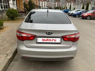 2014 Kia Rio 6-speed III, серебристый, 699000 рублей, вид 3