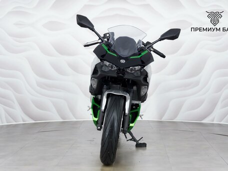 2025 Kawasaki Ninja 7, серебристый, 899000 рублей, вид 4