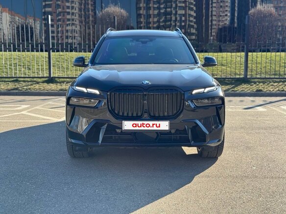 2023 BMW X7 40d I (G07) Рестайлинг, чёрный, 8400000 рублей - вид 1