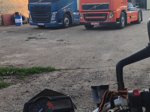 2010 Volvo FH, оранжевый, 4100000 рублей - вид 28