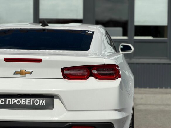 2019 Chevrolet Camaro VI Рестайлинг, белый, 2250000 рублей - вид 28