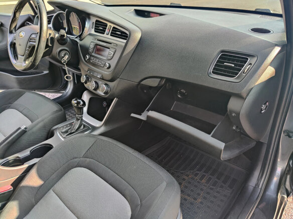 2013 Kia Ceed II, серый, 1100000 рублей - вид 13