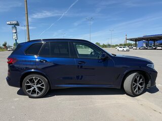 2021 BMW X5 40d IV (G05/G18), синий, 8450000 рублей, вид 4