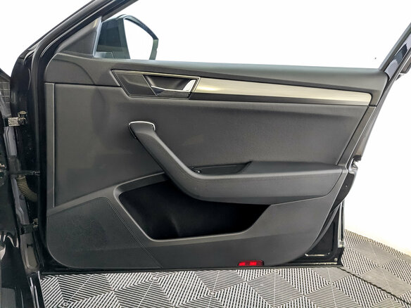 2022 Skoda Superb III Рестайлинг, чёрный - вид 24