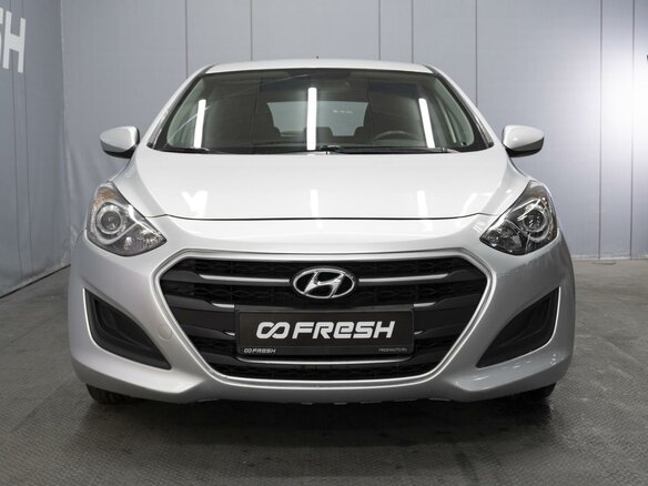 2016 Hyundai i30 II Рестайлинг, серебристый, 1000000 рублей - вид 2