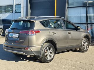 2017 Toyota RAV4 IV (XA40) Рестайлинг, коричневый, 1980000 рублей, вид 5