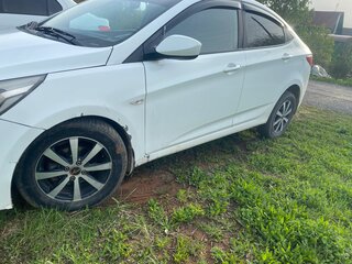 2016 Hyundai Solaris I Рестайлинг, белый, 590000 рублей, вид 4