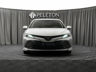 2019 Toyota Camry VIII (XV70), белый, 2590000 рублей, вид 3