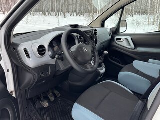 2012 Citroen Berlingo II Рестайлинг, белый, 1095000 рублей, вид 3
