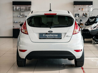 2018 Ford Fiesta Mk6 Рестайлинг, белый, 960000 рублей, вид 5