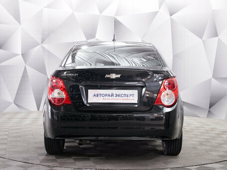 2013 Chevrolet Aveo II, чёрный, 525000 рублей, вид 4