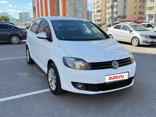 2010 Volkswagen Golf Plus II, белый, 900000 рублей, вид 2