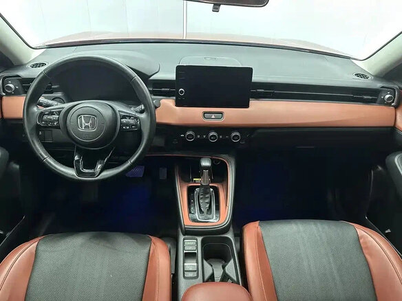 2023 Honda Vezel II, оранжевый, 1860000 рублей - вид 10