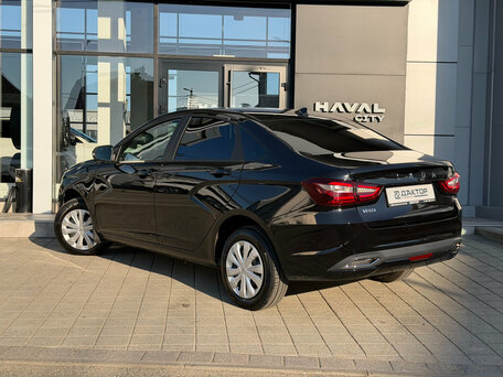 2025 Lada (ВАЗ) Vesta I Рестайлинг (NG), чёрный, 1297000 рублей, вид 4
