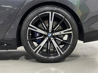 2024 BMW 5 серии 530i xDrive VIII (G60/G61/G68), серый, 7500000 рублей, вид 5