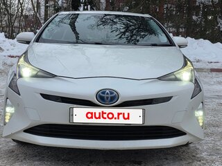 2016 Toyota Prius IV (XW50), белый, 1450000 рублей, вид 2