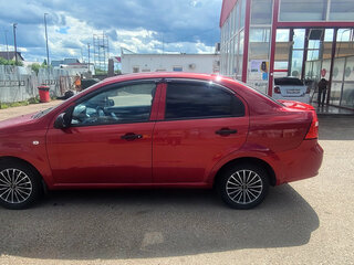 2011 Chevrolet Aveo I Рестайлинг, красный, 350000 рублей, вид 4