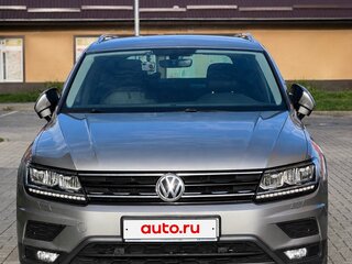 2017 Volkswagen Tiguan II, серебристый, 2550000 рублей, вид 2