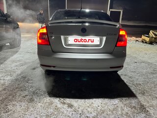 2010 Skoda Octavia Czech market II (A5) Рестайлинг, белый, 880000 рублей, вид 4