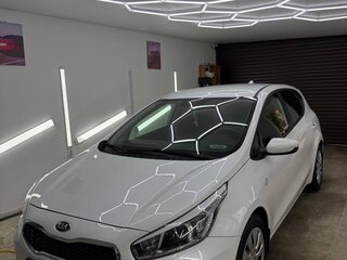 2018 Kia Ceed II Рестайлинг, белый, 1400000 рублей, вид 1
