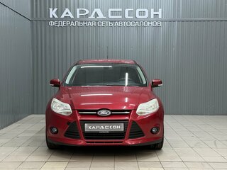 2011 Ford Focus III, красный, 680000 рублей, вид 3