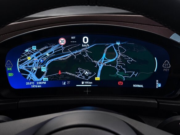 2025 Porsche Macan 4 II, пурпурный, 15000000 рублей - вид 12