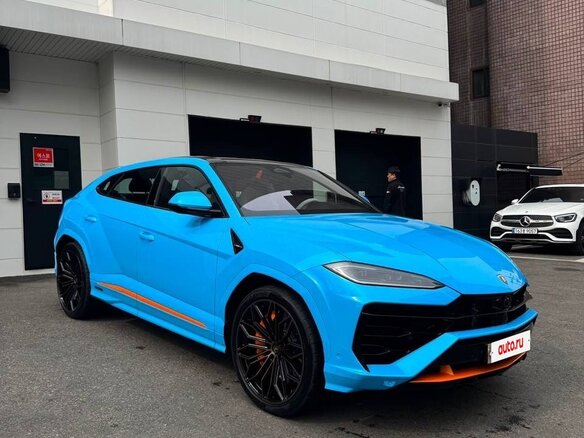 2026 Lamborghini Urus SE I Рестайлинг, голубой