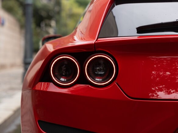 2017 Ferrari GTC4Lusso, красный, 31000000 рублей - вид 28