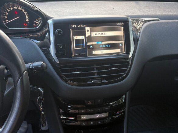 2013 Peugeot 208 I, розовый, 600000 рублей - вид 8