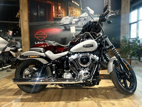 2025 Harley-Davidson Street Bob, серебристый, 2290000 рублей, вид 1