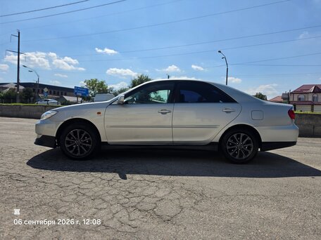 2005 Toyota Camry V (XV30) Рестайлинг, серебристый, 700000 рублей, вид 3